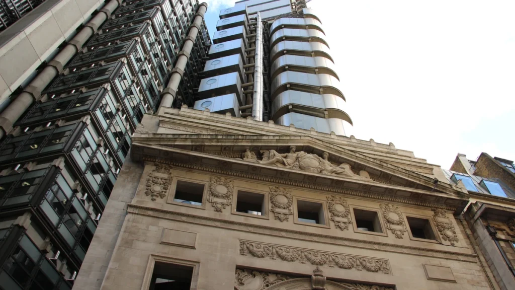 Aviva Beat on Every Measure and Its Shares Still Trail the FTSE 100