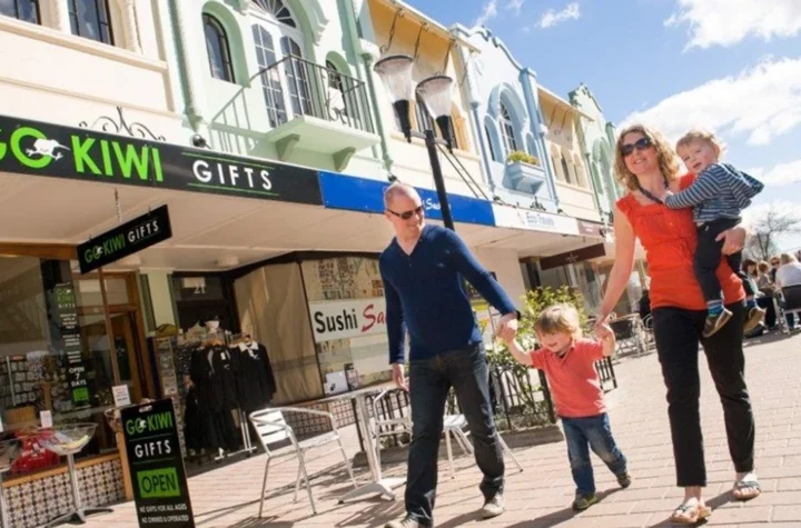 The Ratchet Clause Keeping NZ Shop Rents High Is Now an Election Fight