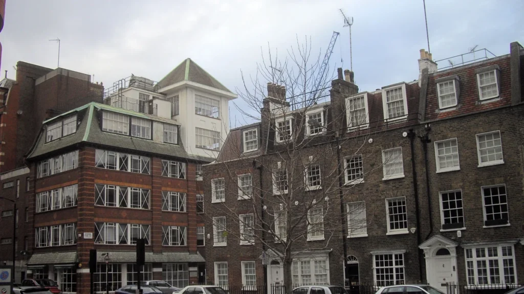 UK House Prices Rose 2% and London Fell for a Tenth Month